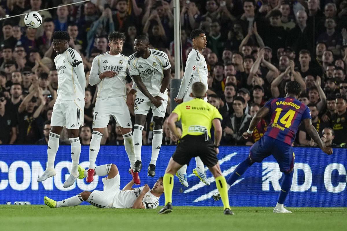 Agarrón en el Clásico, el penal que pidió Real Madrid y Vinicius responde con las 15 Champions