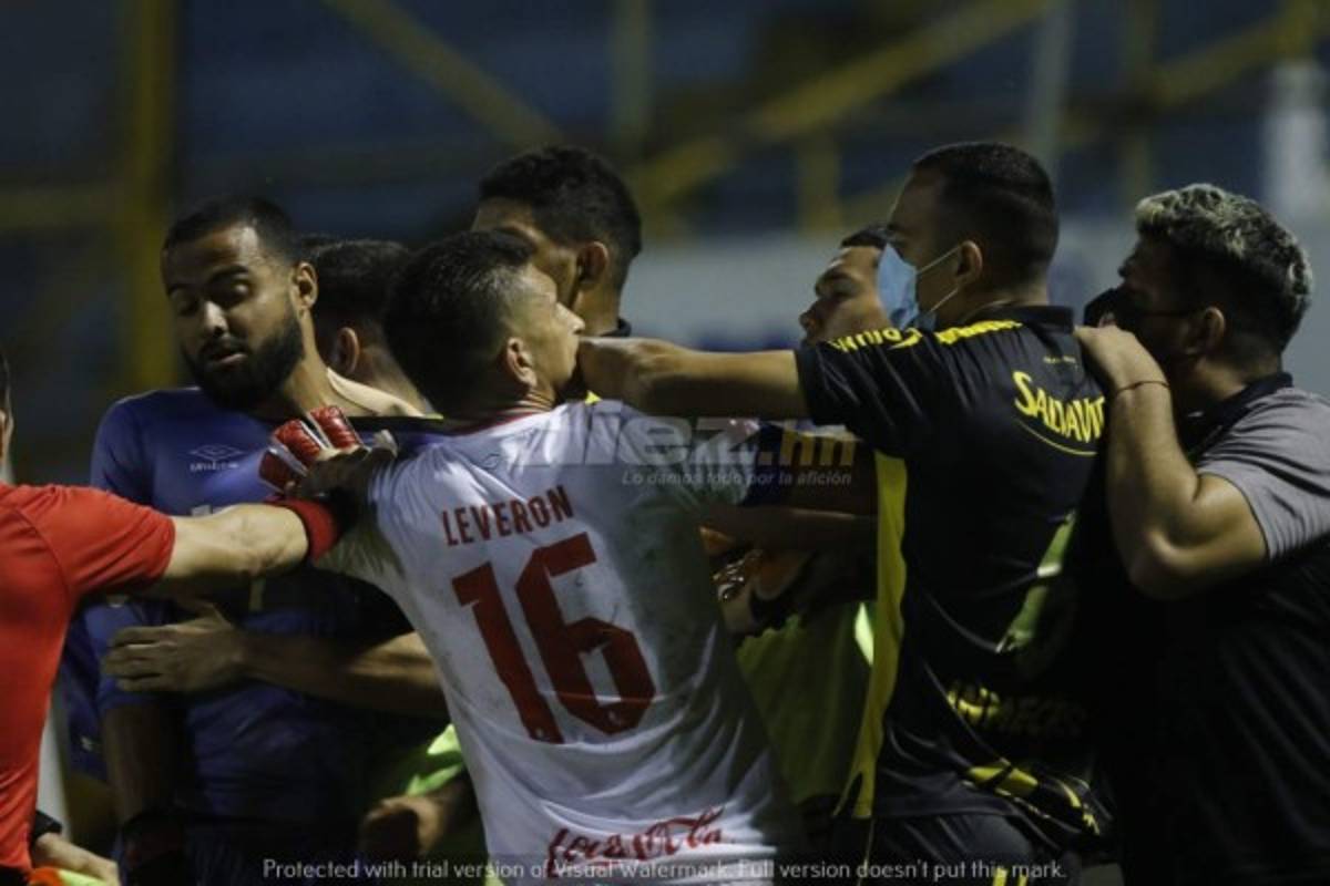 No se vio en TV: Las palabras que hicieron estallar a Menjívar , el show de Saíd Martínez y los gestos del Potro