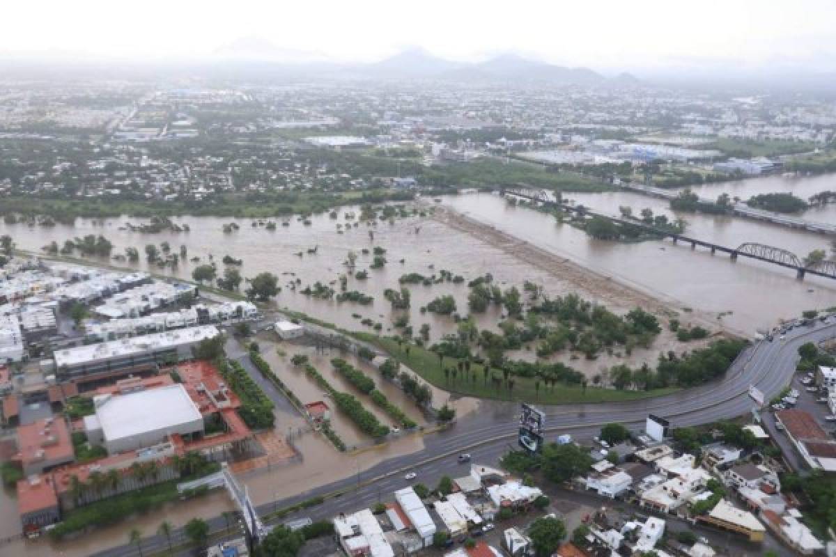 Fuerte tormenta en Culiacán causa estragos e inunda el estadio de Dorados