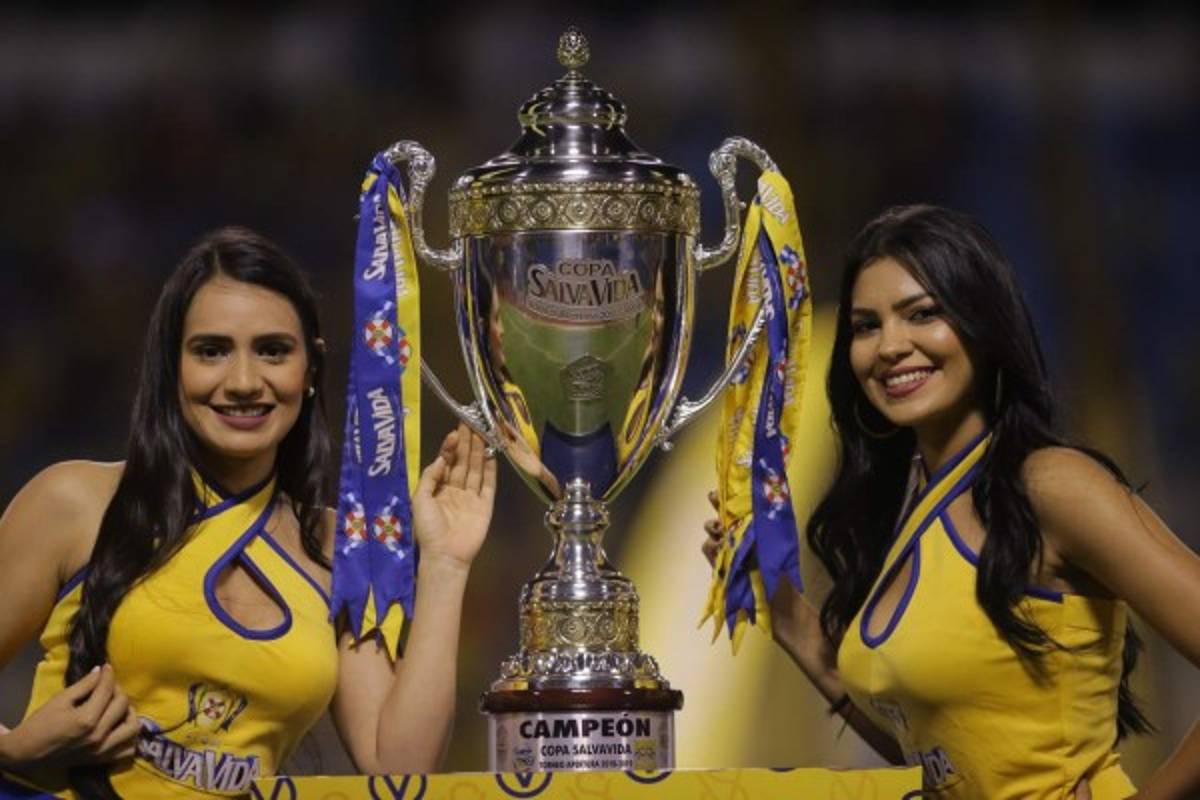 ¡Mamitas! La semifinal entre Real España y Olimpia se llenó de chicas lindas