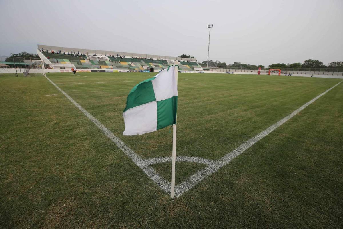 FOTOS: Aficionados de Marathón viajan a Comayagua y pintan de verde las semifinales ante Génesis
