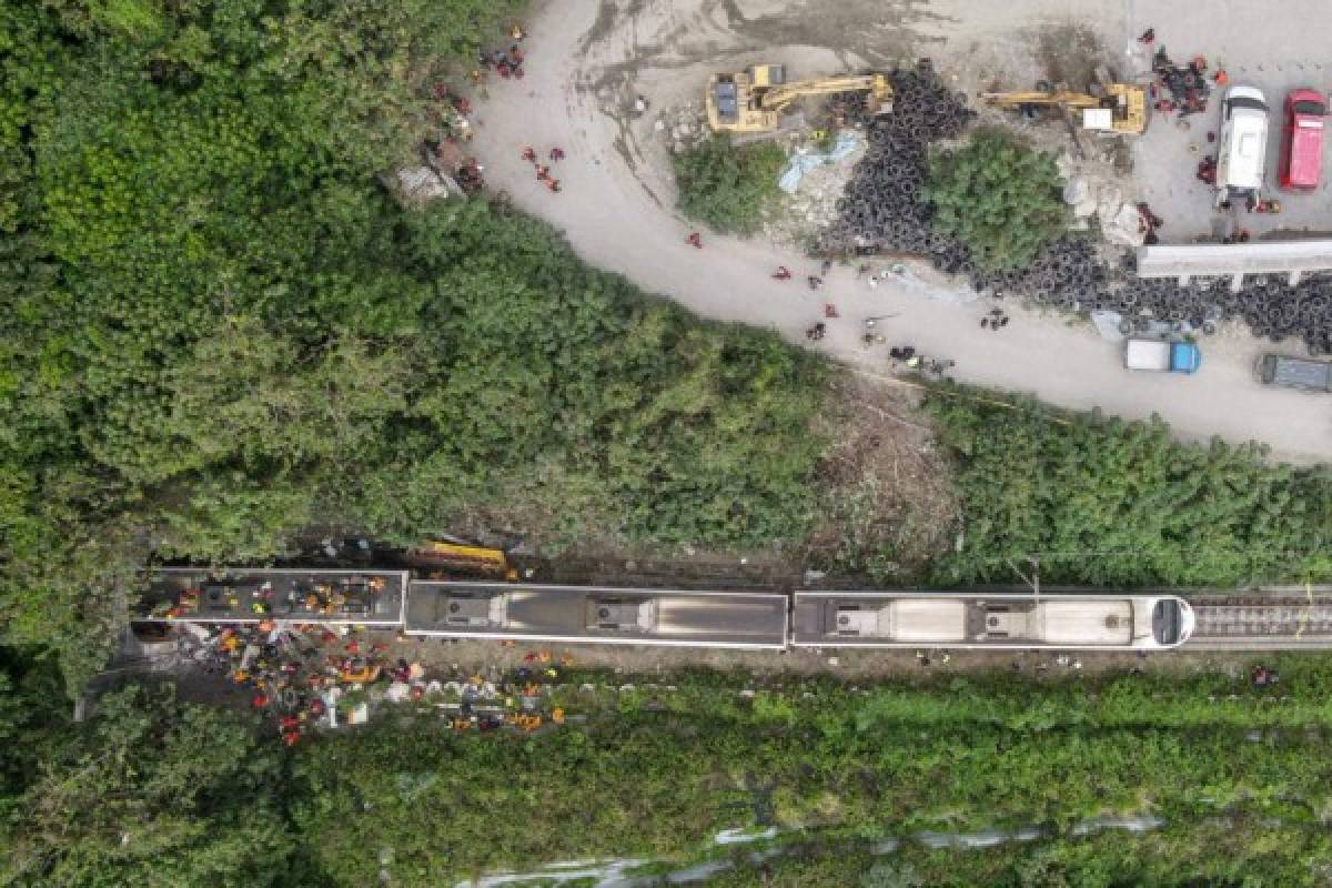 Las dramáticas imágenes de la tragedia en Taiwán: más de 50 muertos y cientos de heridos en un accidente de tren