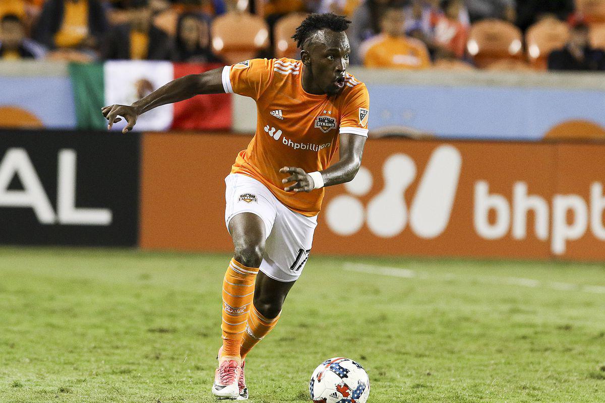 Alberth Elis podría dar un golpe millonario: Los traspasos de futbolistas hondureños más caros en la historia