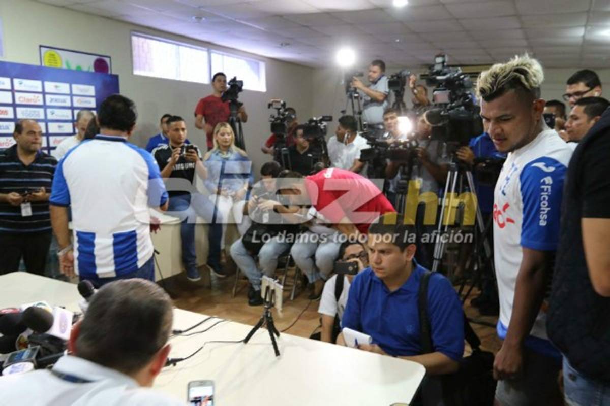 Caras largas, lesionados, nutrida presencia de prensa y una nueva dupla en Honduras