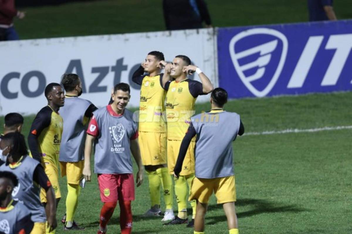 No lo viste en TV: La 'barbie' que apoyó a Real España, el duro lamento de Klusener y así captaron al Bolillo Gómez