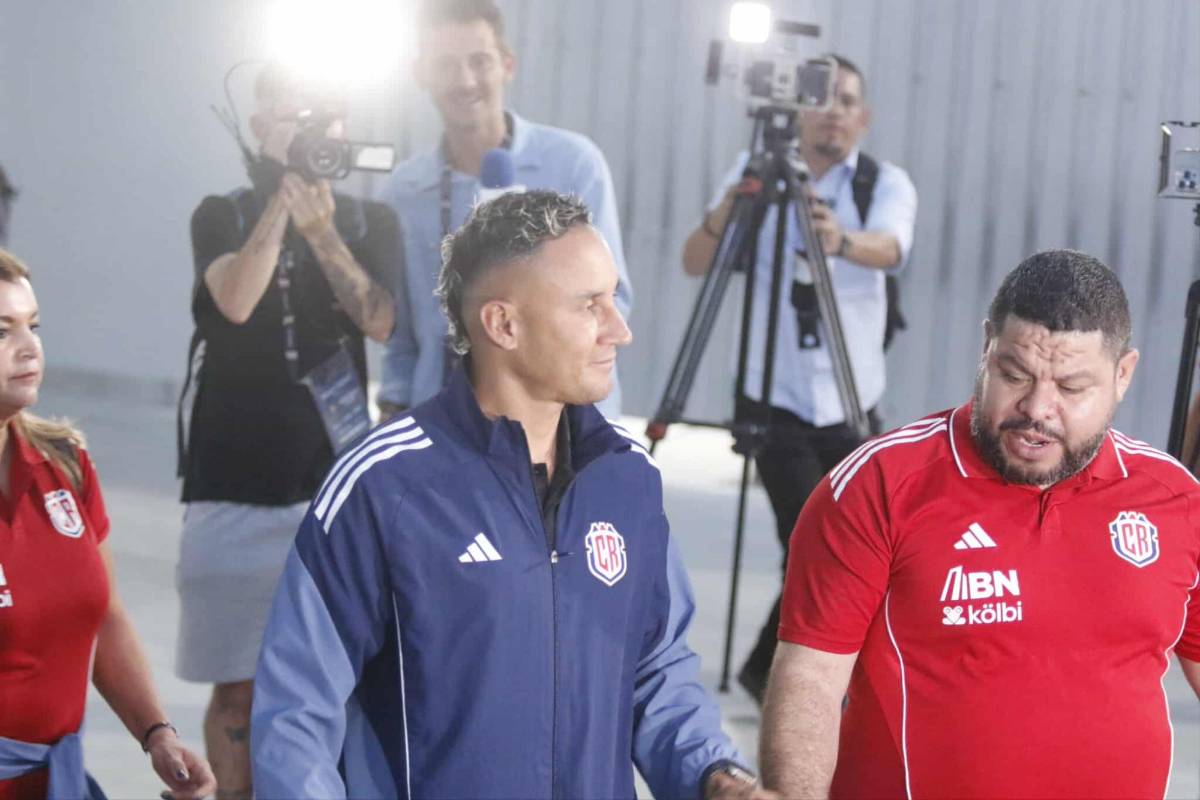 ¿Y Celso Borges? Keylor Navas, el más solicitado y Piojo aceptó selfie, bromas con periodista, así fue la llegada de Costa Rica a Honduras