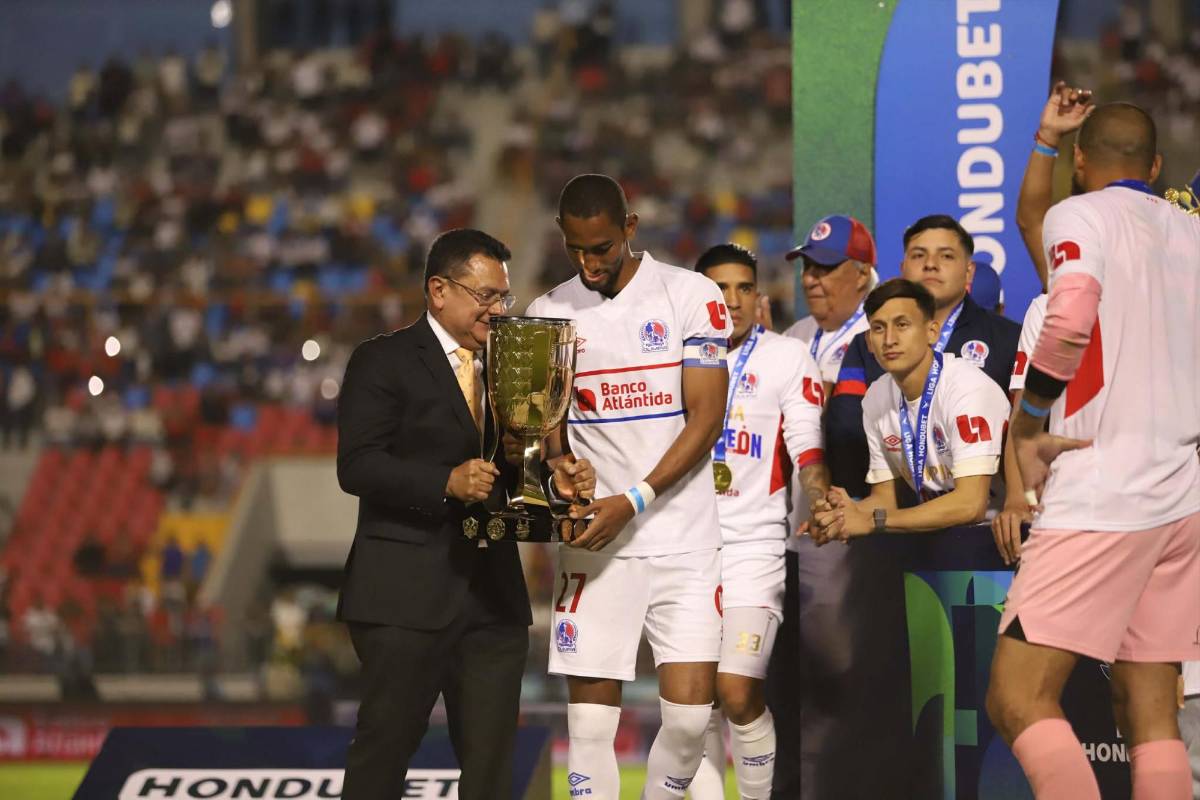 Olimpia festeja la 40 a lo grande, Bengtson y Menjívar estrenan la nueva copa; ¿quién se llevó el Balón de Oro de Honduras?