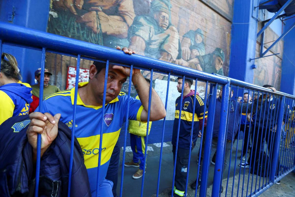 Boca Juniors abrió 'La Bombonera' para despedir a Russo: el dolor de los aficionados y el gesto de River Plate