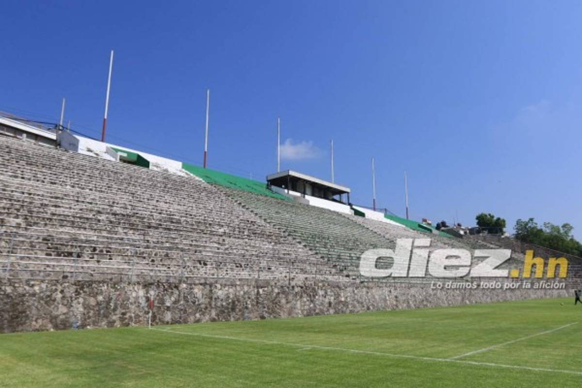 El feo y abandonado estadio donde entrena Honduras en Cuernavaca