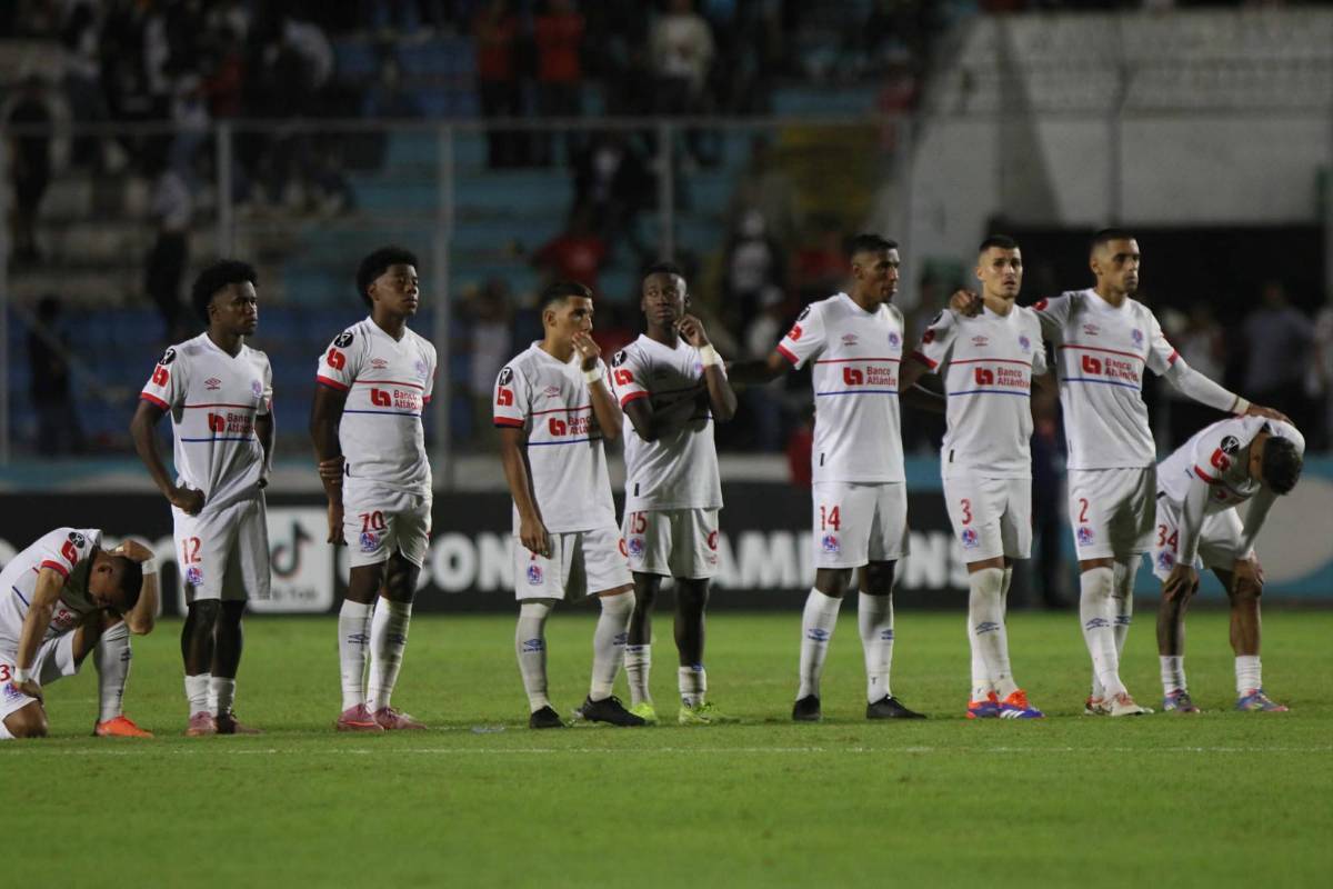 Alajuelense le pintó la cara, decepción en Olimpia al fallar en Copa Centroamericana 2025 y lágrimas al salir en camilla