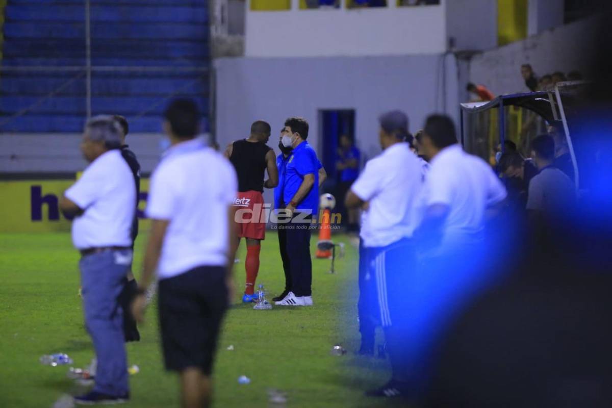 NO SE VIO EN TV: El fantasma en el Morazán, detallazo a jugadores del Vida y expulsión del Buba López