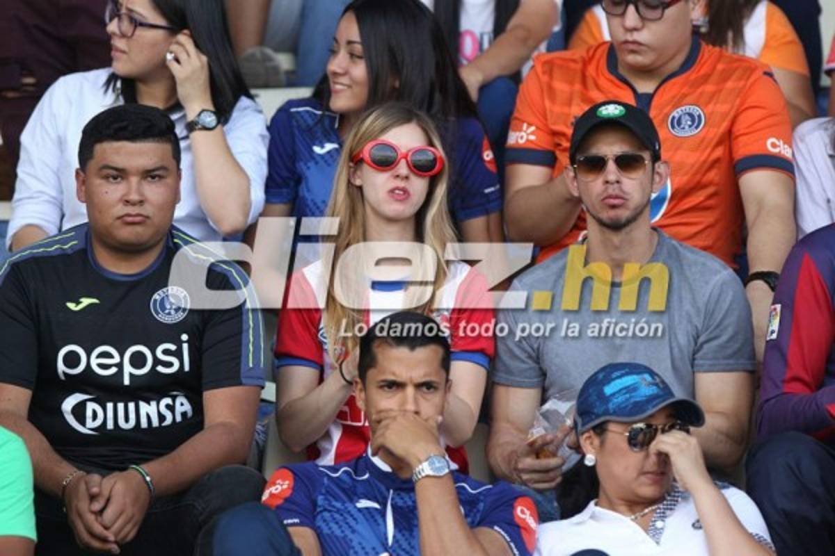 ¡Qué lindas! El lado más sexy del clásico Motagua-Olimpia en el estadio Nacional