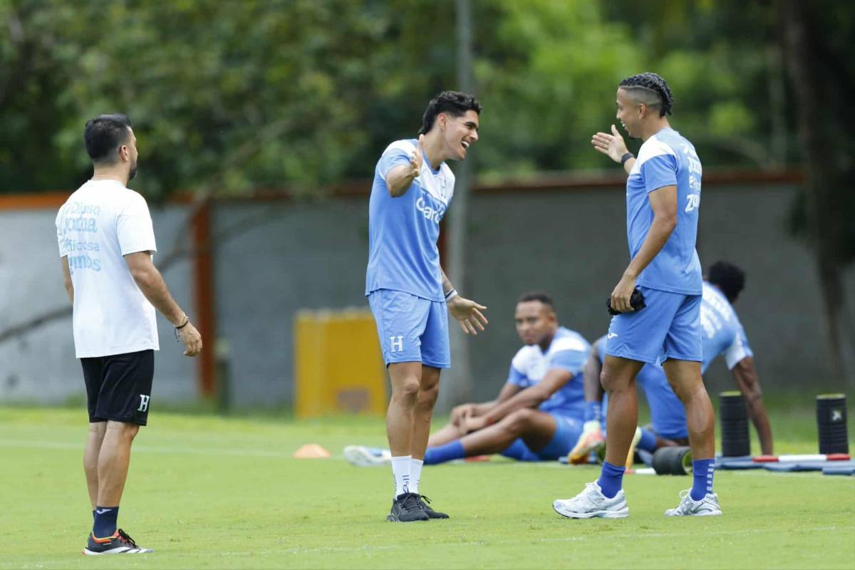 El 'desnudo' del Romántico Quioto, el gesto de Luis Palma y el legionario que se bajó del avión directo a entrenar