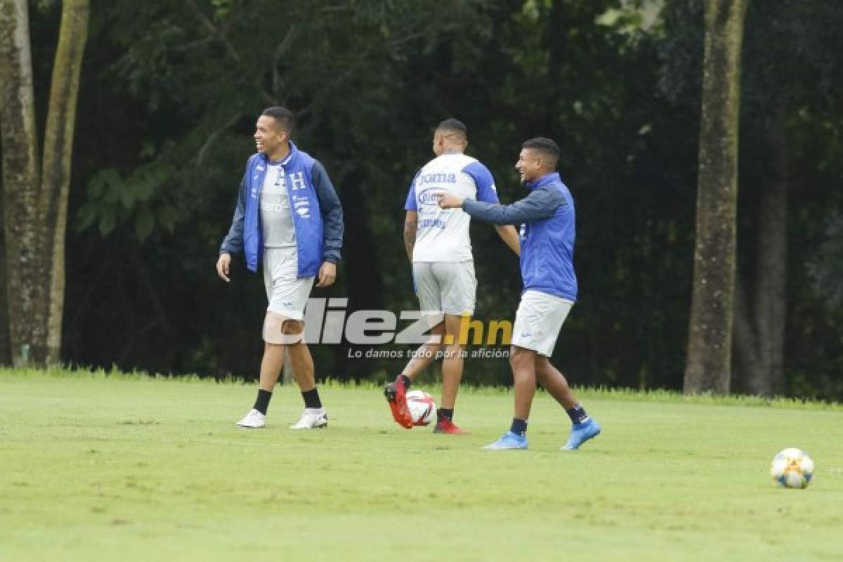 'Bolillo' Gómez recibe a viejo conocido en el entrenamiento de Honduras; el mano a mano de Elis con Choco Lozano