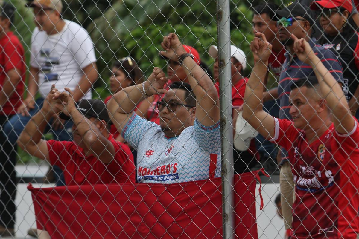 ¡La tristeza del descenso! Los jugadores del Real Sociedad en llanto y desconsolados, ¿qué pasó con Rony Martínez?