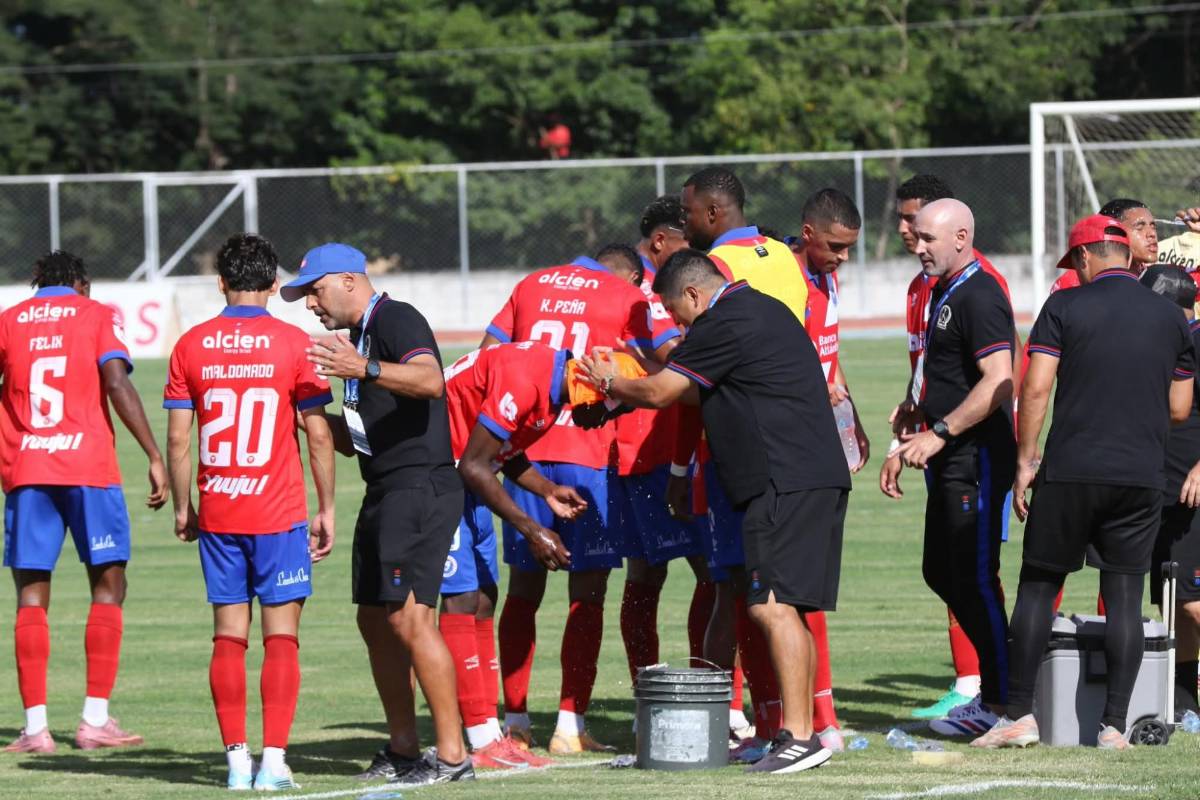 ¿Quién era la linda colocha? Fichaje esperado en Olimpia y el calor afectó a jugador