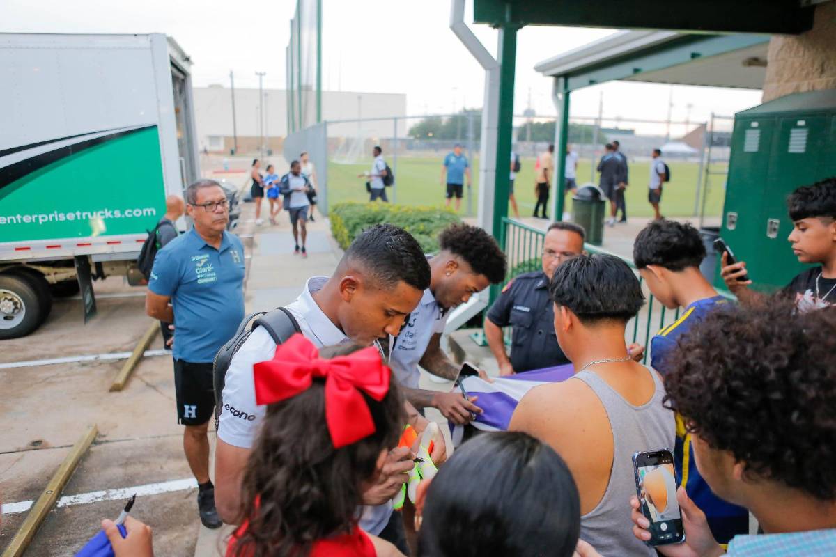 ¡Locura por Keyrol! Seleccionada causa furor en visita a la Bicolor en Houston