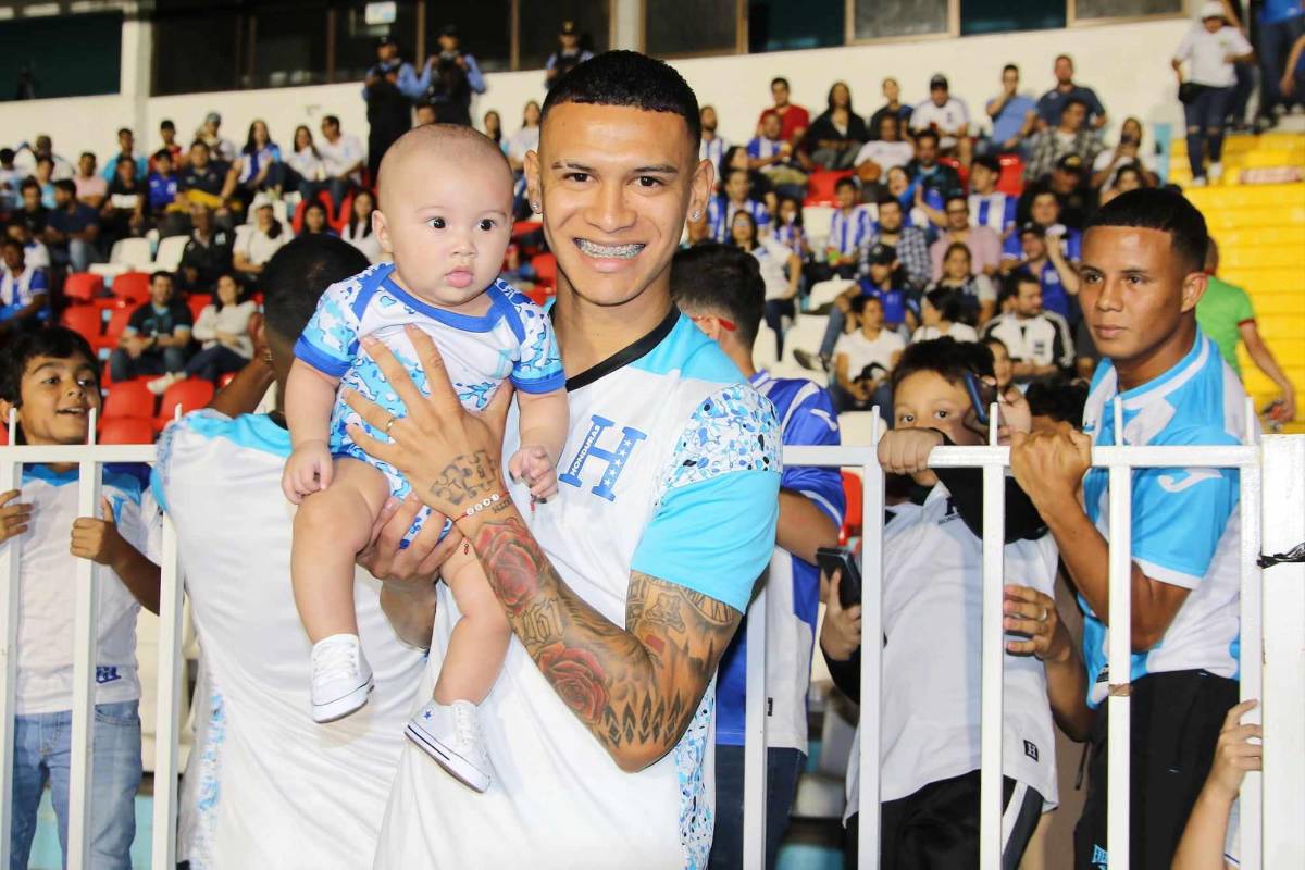 Lo que no se vio en la TV: dedicación especial, bailecito, presentadoras sobresalen y lado paternal de los jugadores