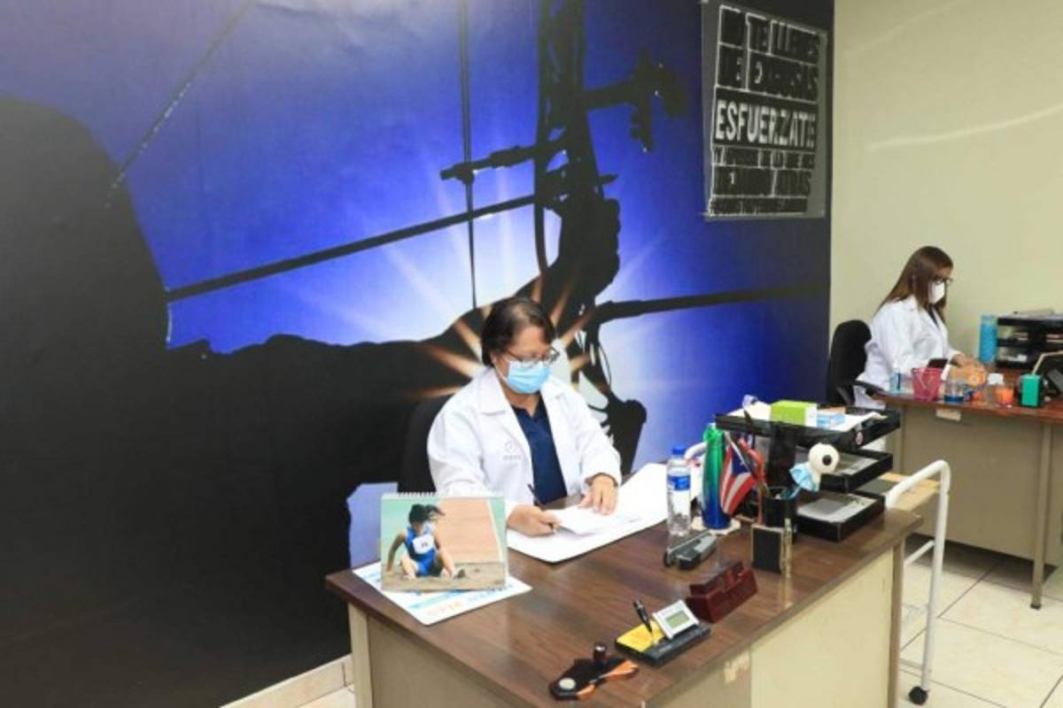 Hermano del presidente del El Salvador Yamil Bukele inaugura Clínica de Atención Integral para el Atleta