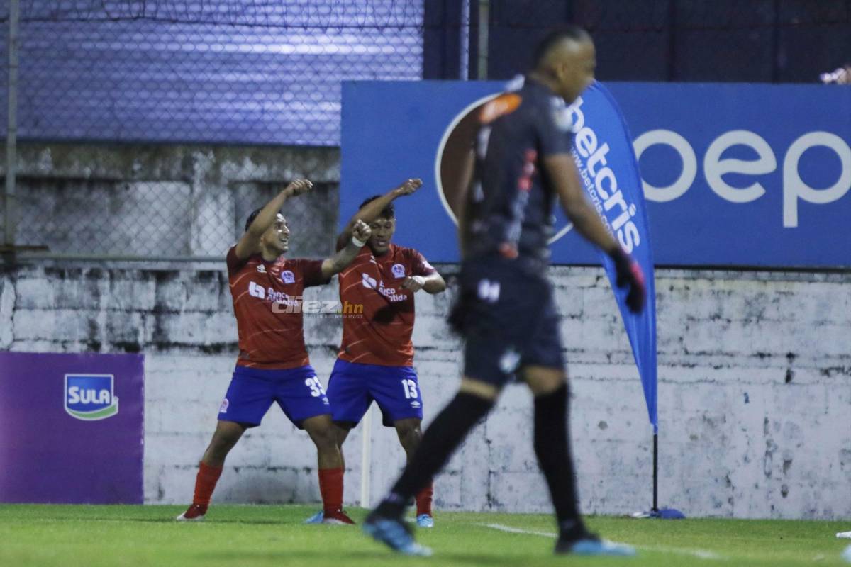 Abrazos, protesta y furia en Marathón: Las imperdibles fotos que deja la jornada 8 de Liga en Honduras
