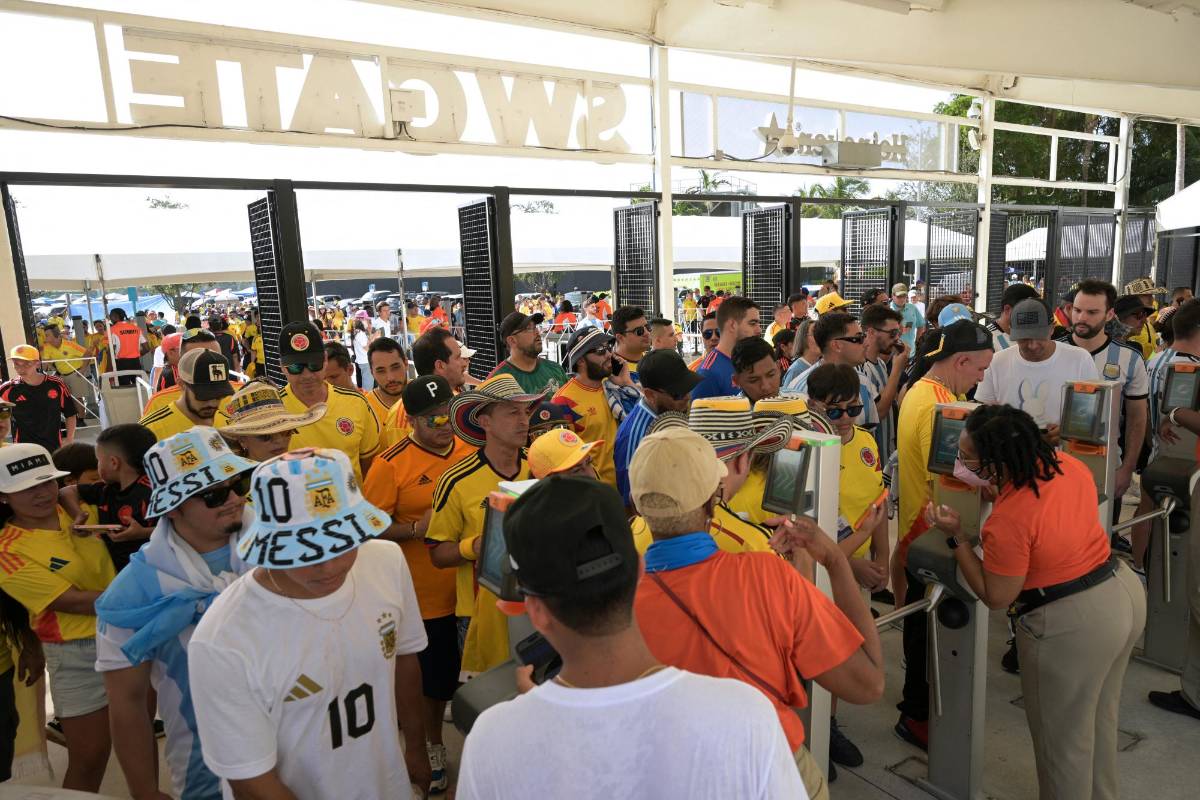 Batalla campal en la final de Copa América: hinchas causan caos, Policía captura aficionados en la previa Argentina vs Colombia