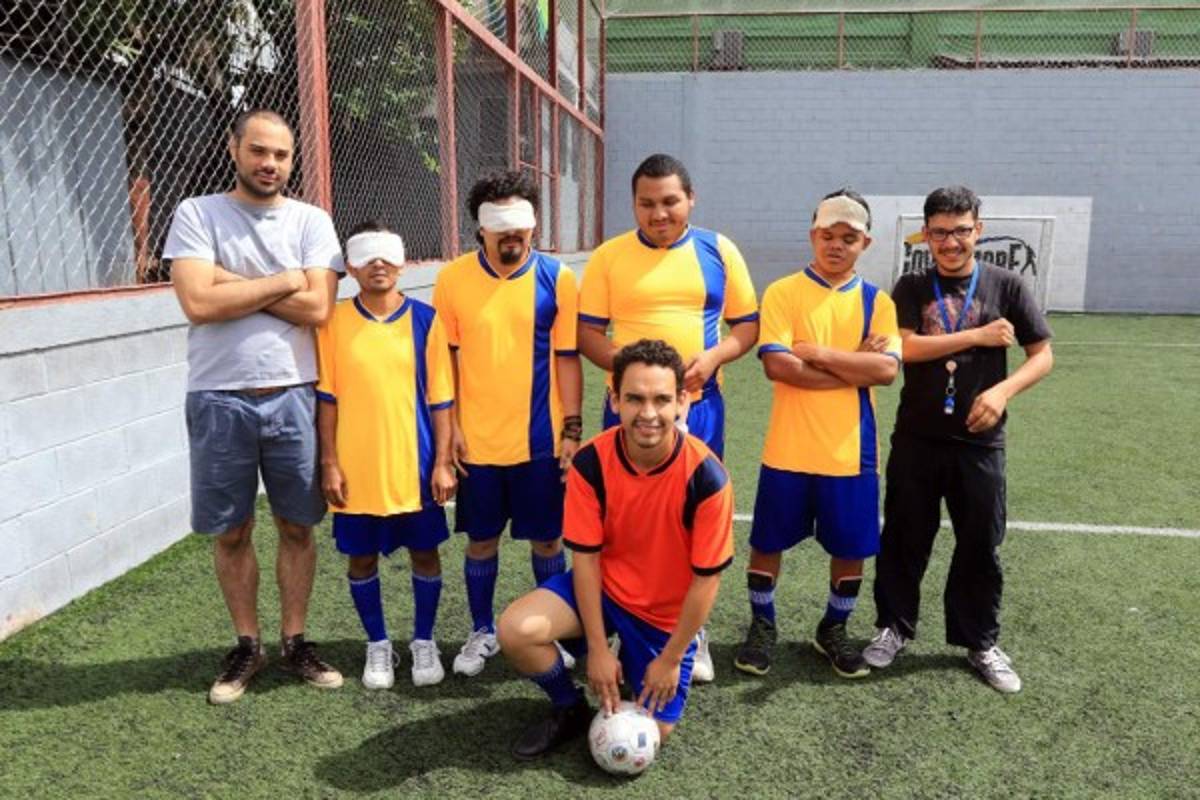 FOTO: Así se preparan los no videntes hondureños para el Centroamericano de fútbol sala