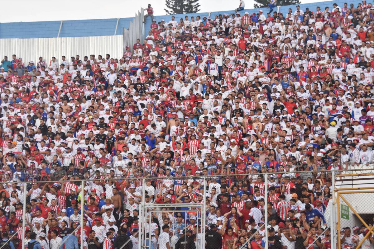 FOTOS: Eufórico festejo del Olimpia en el Nacional, el beso y la sonrisa de Troglio, lágrimas y la tristeza del Olancho FC