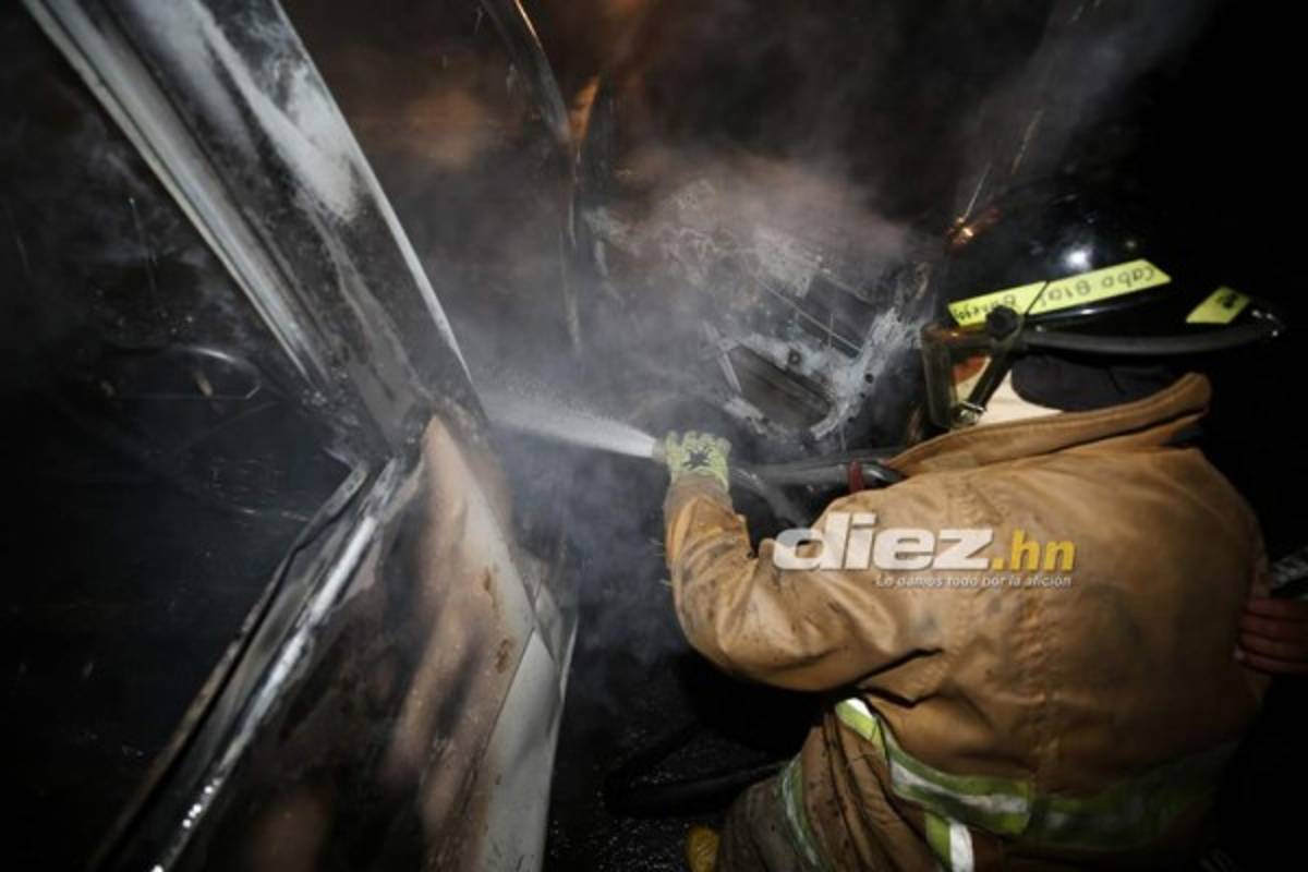 ¡Desmayados, disparos y gas lacrimógeno! El relajo en las afueras del Estadio Nacional