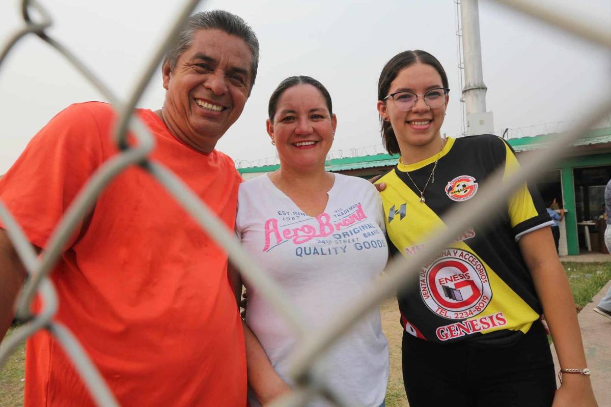 FOTOS: Aficionados de Marathón viajan a Comayagua y pintan de verde las semifinales ante Génesis