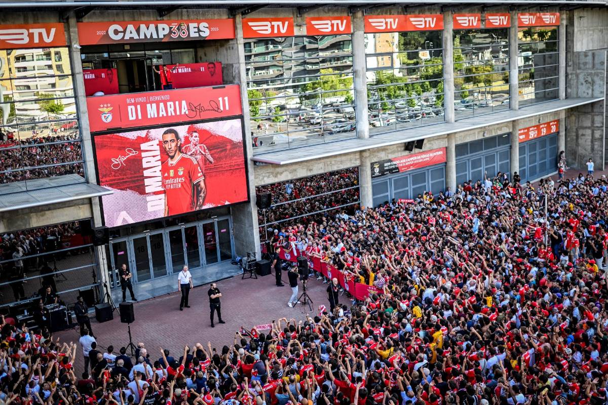 ¡Como campeón del mundo! Locura total en Lisboa por la presentación de Di María con el Benfica: “Elegí con el corazón”