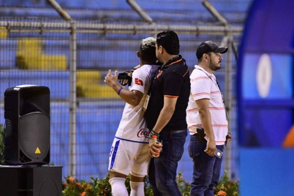 FOTOS: Invasión motagüense en El Salvador, Patón enojado y el show de Benguché