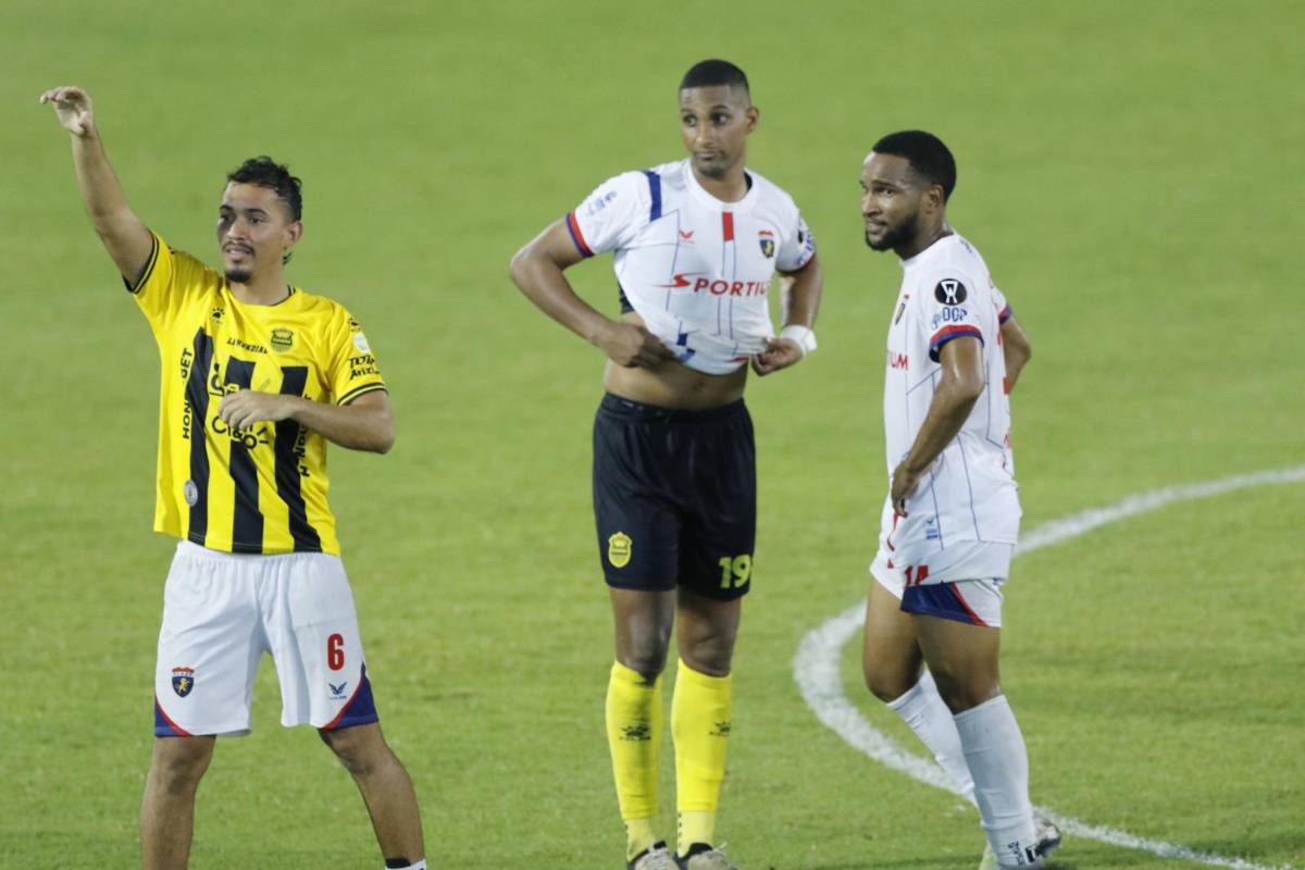 Atajadón de Buba López, pero Plaza Amador silencia el Morazán: la tristeza de Real España y belleza en las gradas