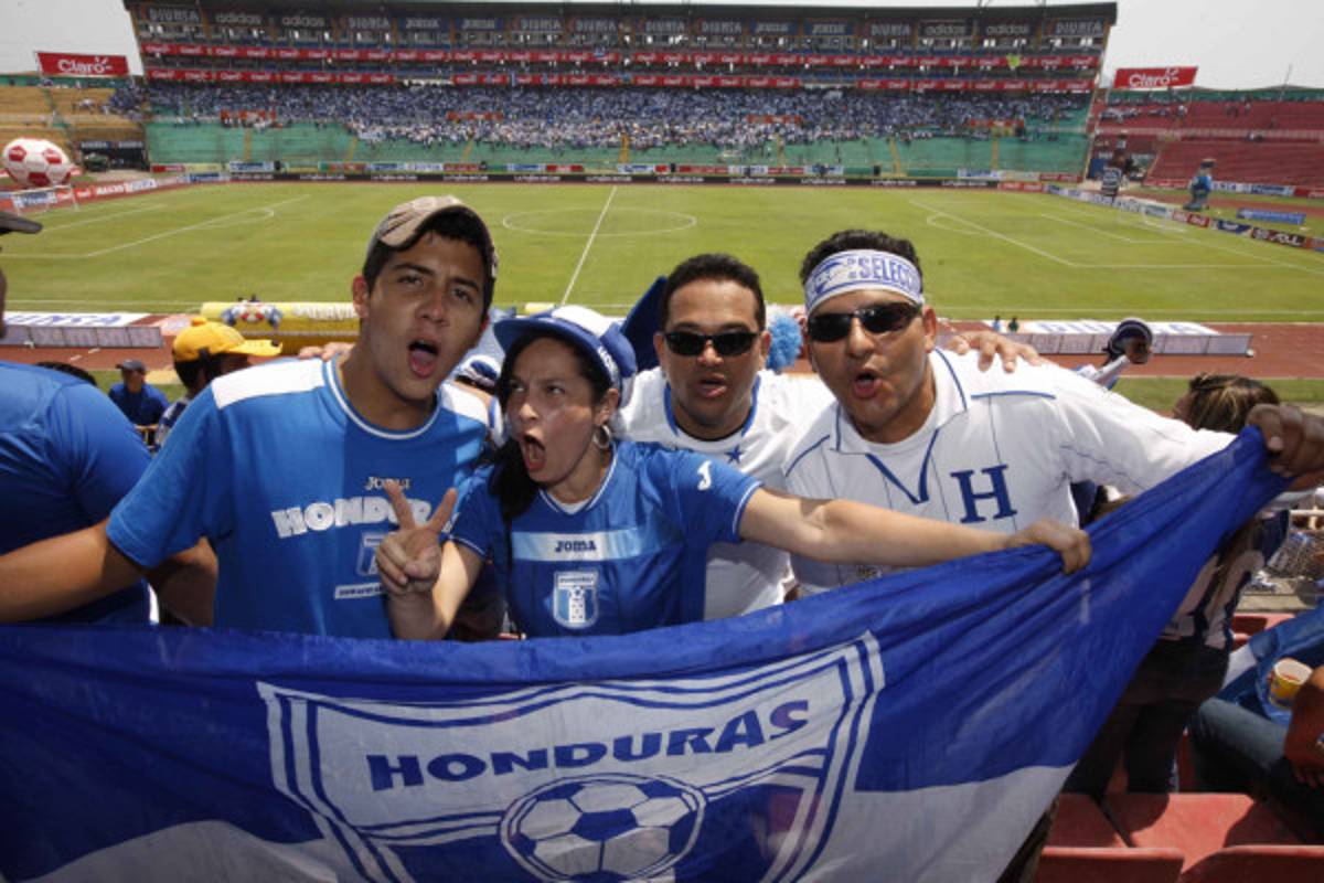 Calor, ambiente y belleza dentro del estadio Olímpico