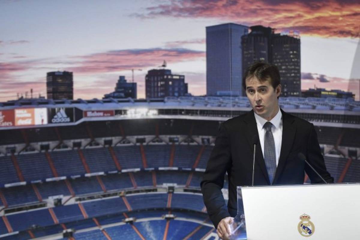 Real Madrid´s newly appointed coach Julen Lopetegui gives a speech during his official presentation at the Santiago Bernabeu stadium in Madrid on June 14, 2018.Just a day after he was sacked on the eve of the World Cup, former Spain coach Julen Lopetegui arrived in Madrid to be officially presented as Real Madrid's new manager. / AFP PHOTO / OSCAR DEL POZO