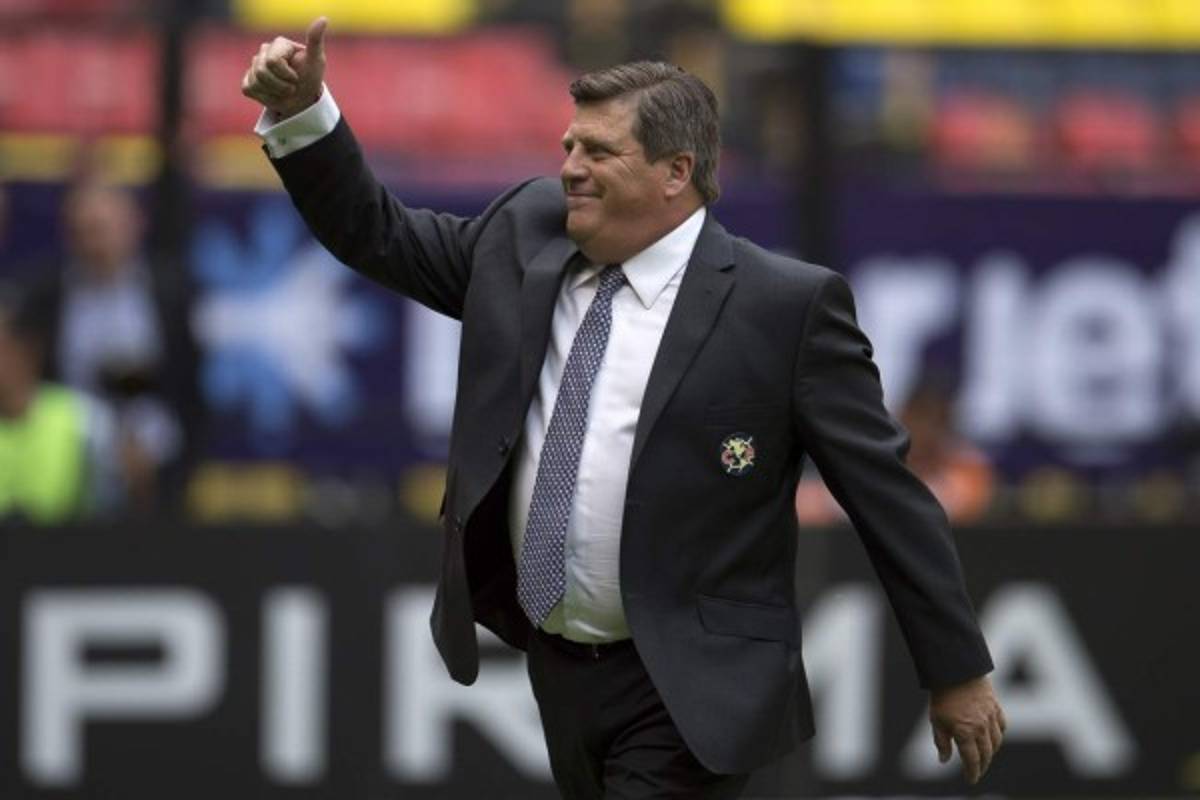 Rueda, entre la larga lista de técnicos para dirigir a selección de Chile