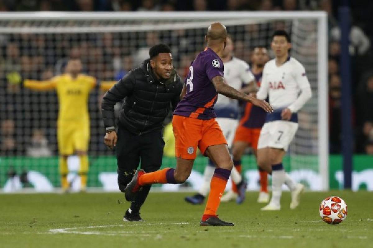 Lo que no se vio en TV: El hincha que se metió en el Tottenham-City a lo 'Rasquiña'