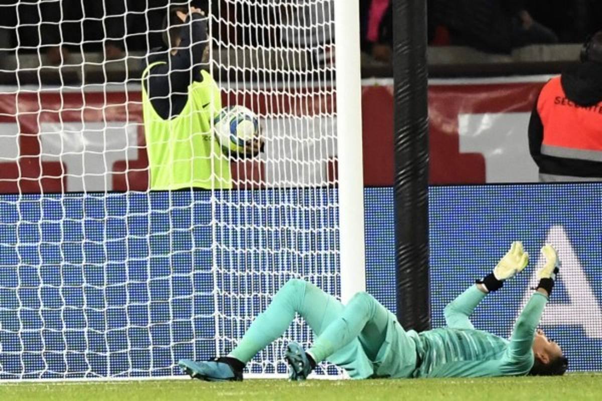 Keylor Navas y los rostros de la derrota del PSG luego de caer ante el modesto Reims