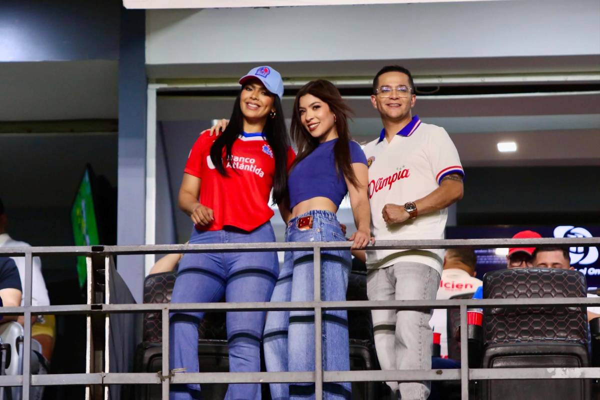 Plantel de Motagua esperó a Romario, bellezas y ¿Entró Emilio al estadio?