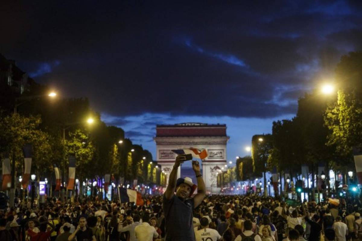 Éxtasis en Francia: El país se vuelve loco y todos salen a festejar el título mundial