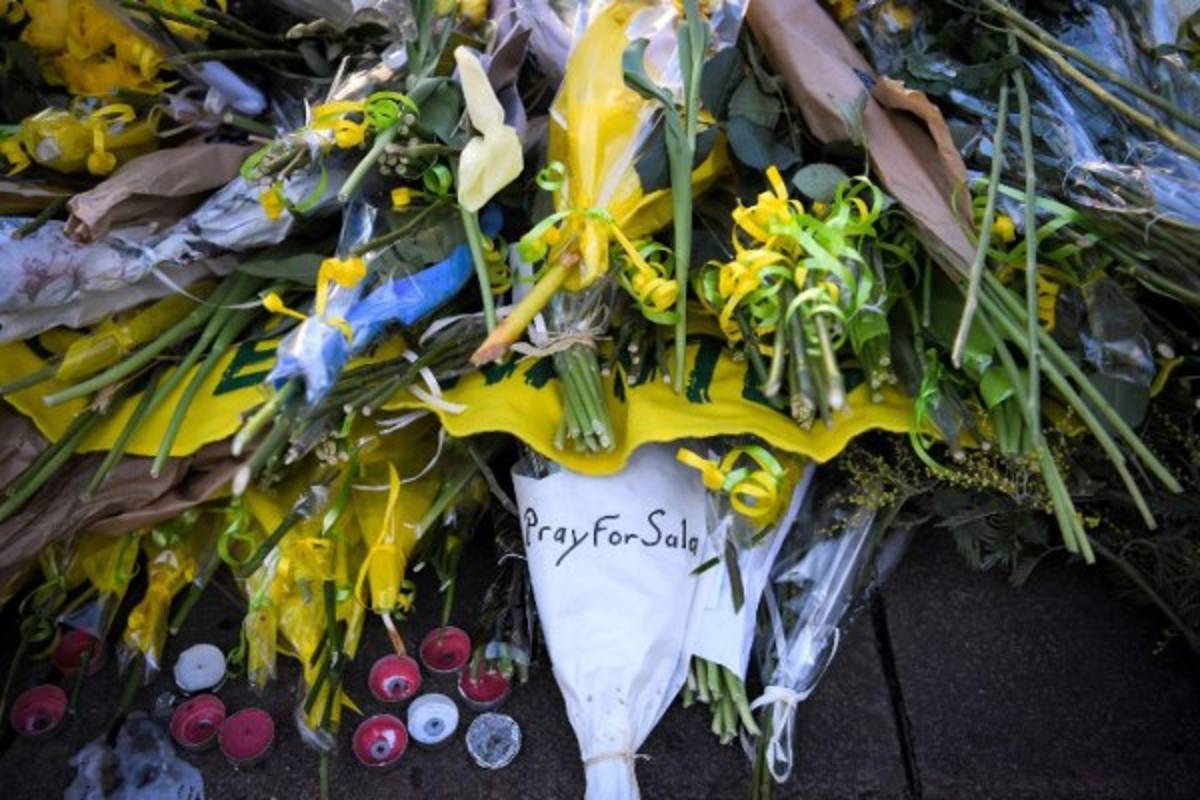 Fotos: El llanto se apodera tras la suspensión de la búsqueda por Emiliano Sala