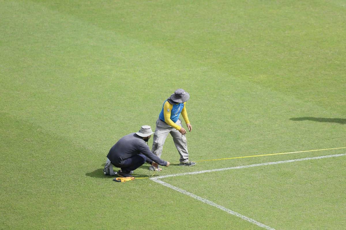 Así embellecen el Estadio Nacional para el Honduras - México: mantenimiento especial y los cambios en la cancha
