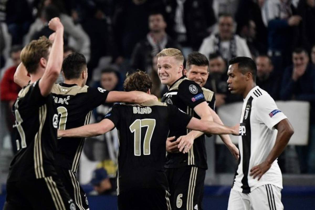 ¡Emotivo festejo! Así celebró en Turín el Ajax su pase a semifinales de Champions