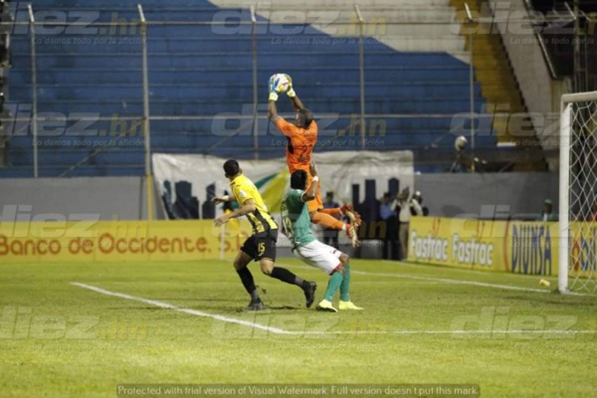 NO SE VIO: La dedicatoria de Costly, el colorido y las duras patadas