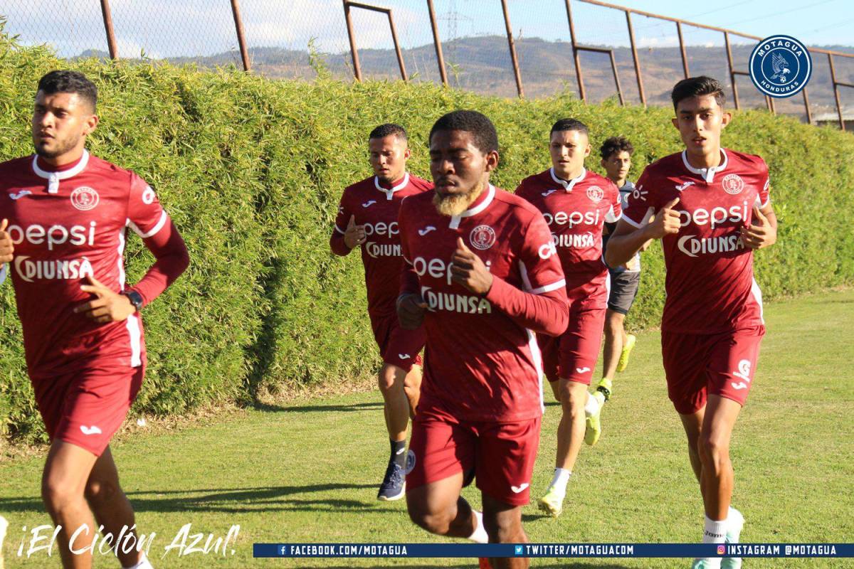 Jugadores sin renovar llegan a la práctica, la gran novedad y el extravagante ‘look’: Así fue el primer entrenamiento de Motagua en 2022