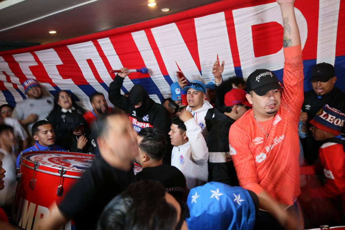 ¡Épico banderazo! Afición del Olimpia pide la 40 antes de la gran final contra Marathón