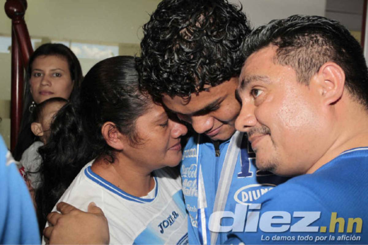 Sub-17 de Honduras, recibida como héroes.