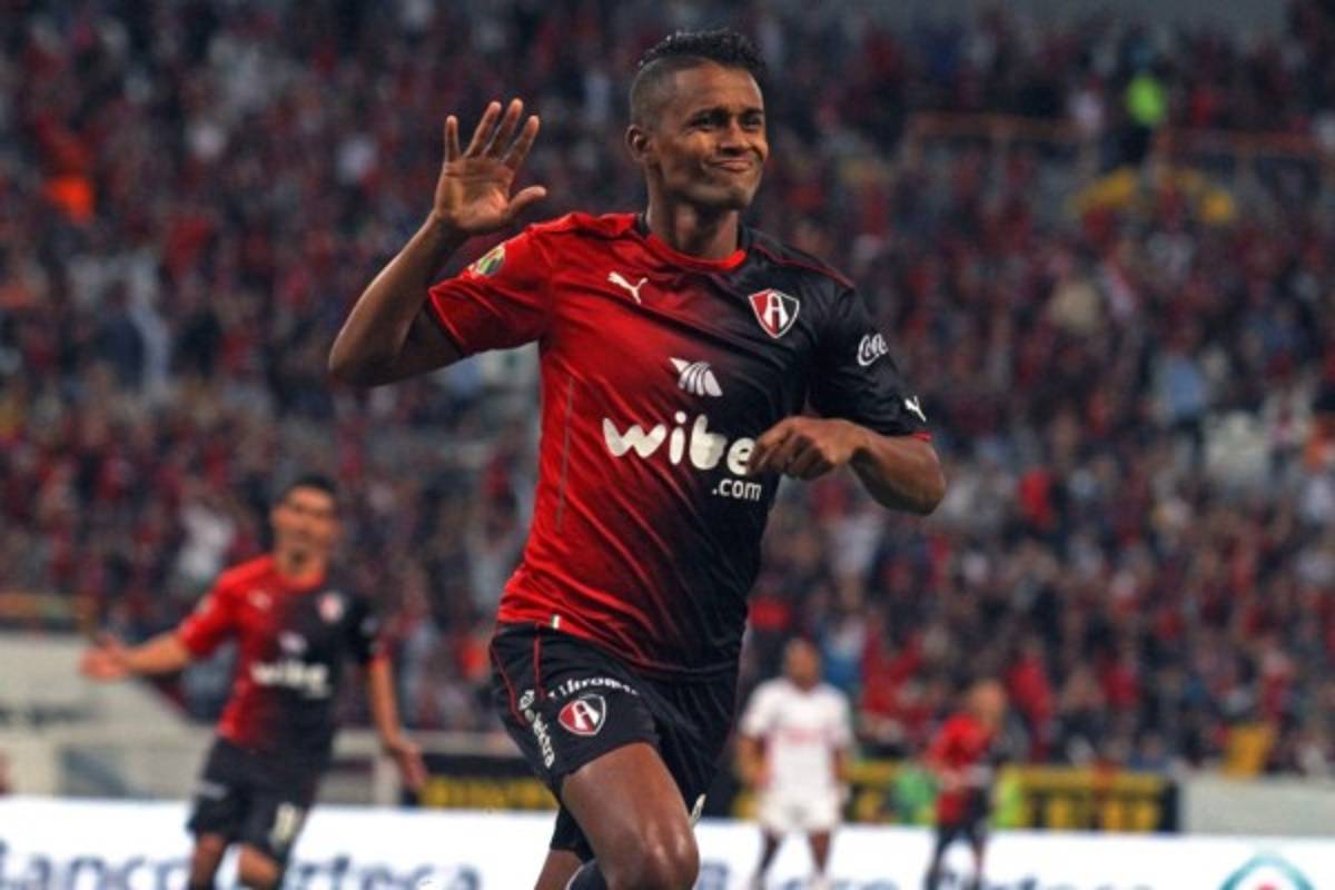 Los grandes futbolistas con los que jugará Cristian Cálix en el Atlas