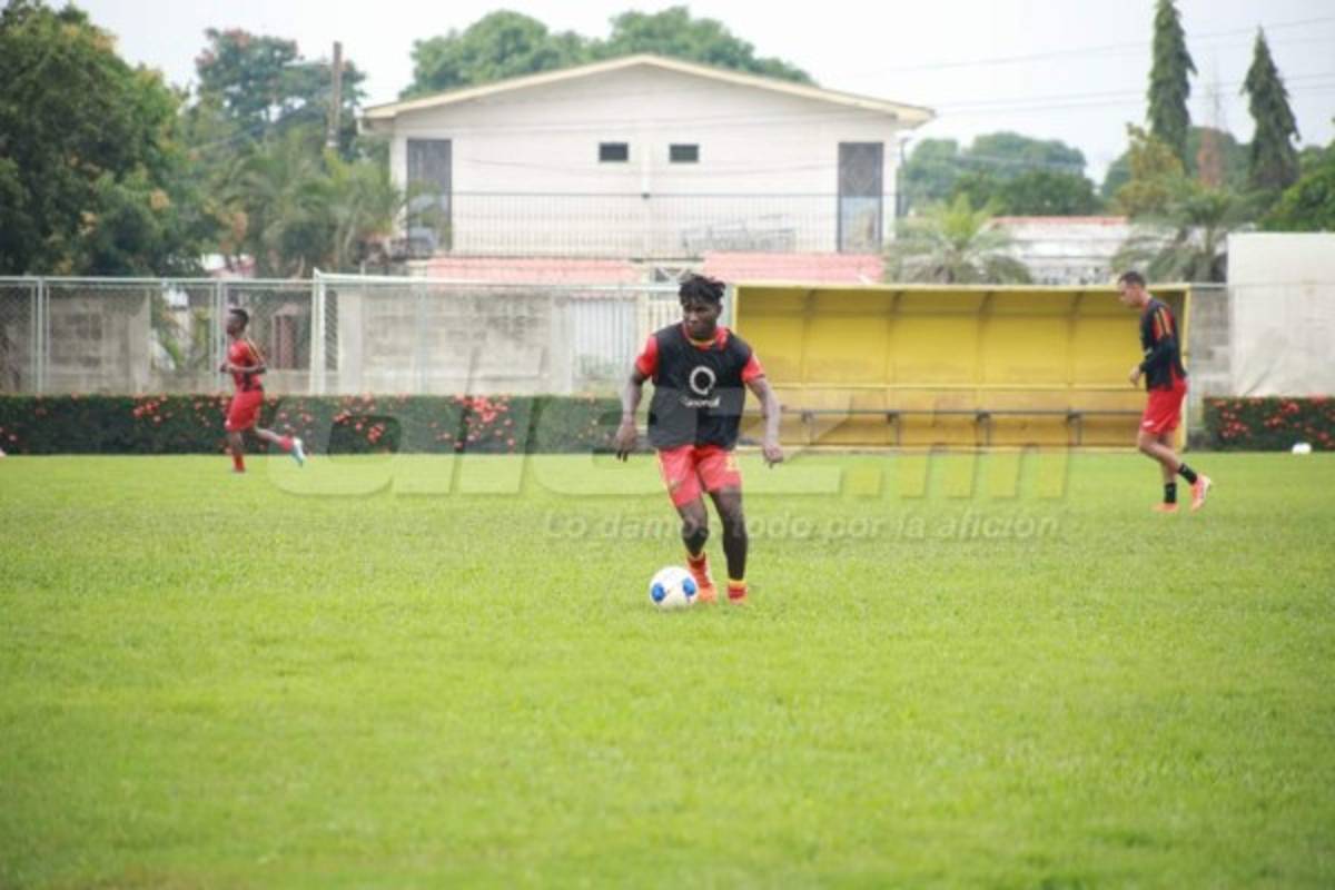 Pasillo al cumpleañero, consejos del técnico y nuevos integrantes en la pretemporada de Real España