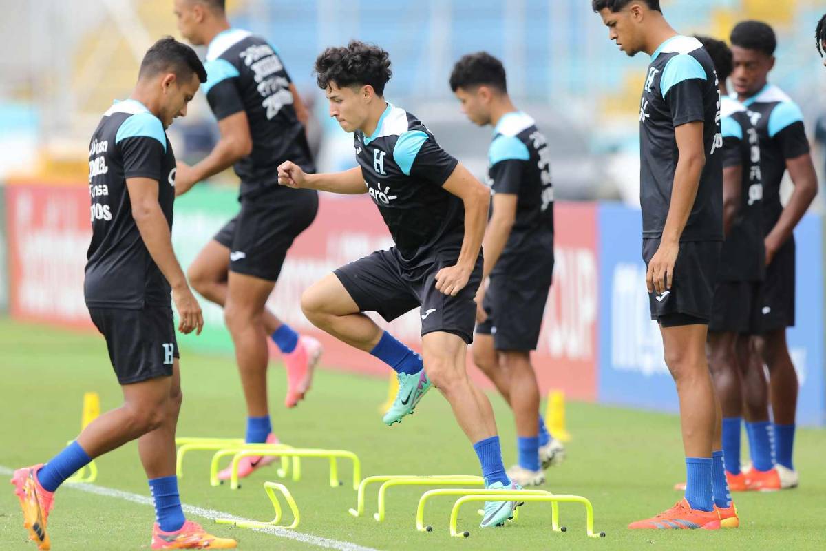 ¿Buba o Menjívar? Rueda pule su listado, el nuevo portero de la Selección; así cerró el morfociclo en el estadio Nacional