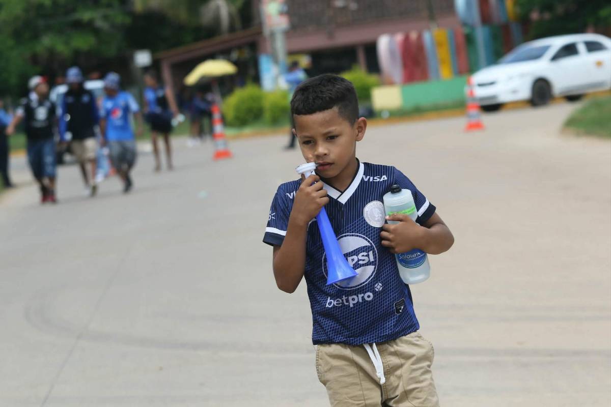 ¿Quién era la pelirroja? Juticalpa sorprende con su bus e hinchas del Motagua causan furor